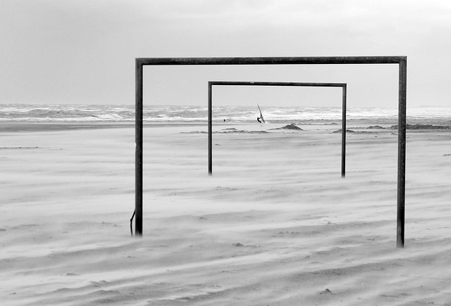 表现则相对 表现则相对